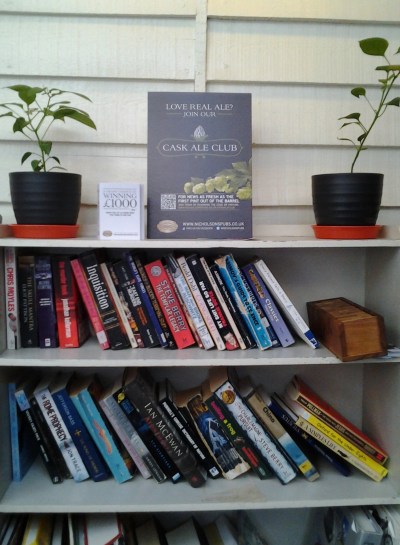 aprilyamasaki.com // Book shelf at the Eagle and Child pub