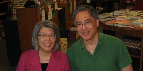 Gary_and_April_Yamasaki_joint_book-signing